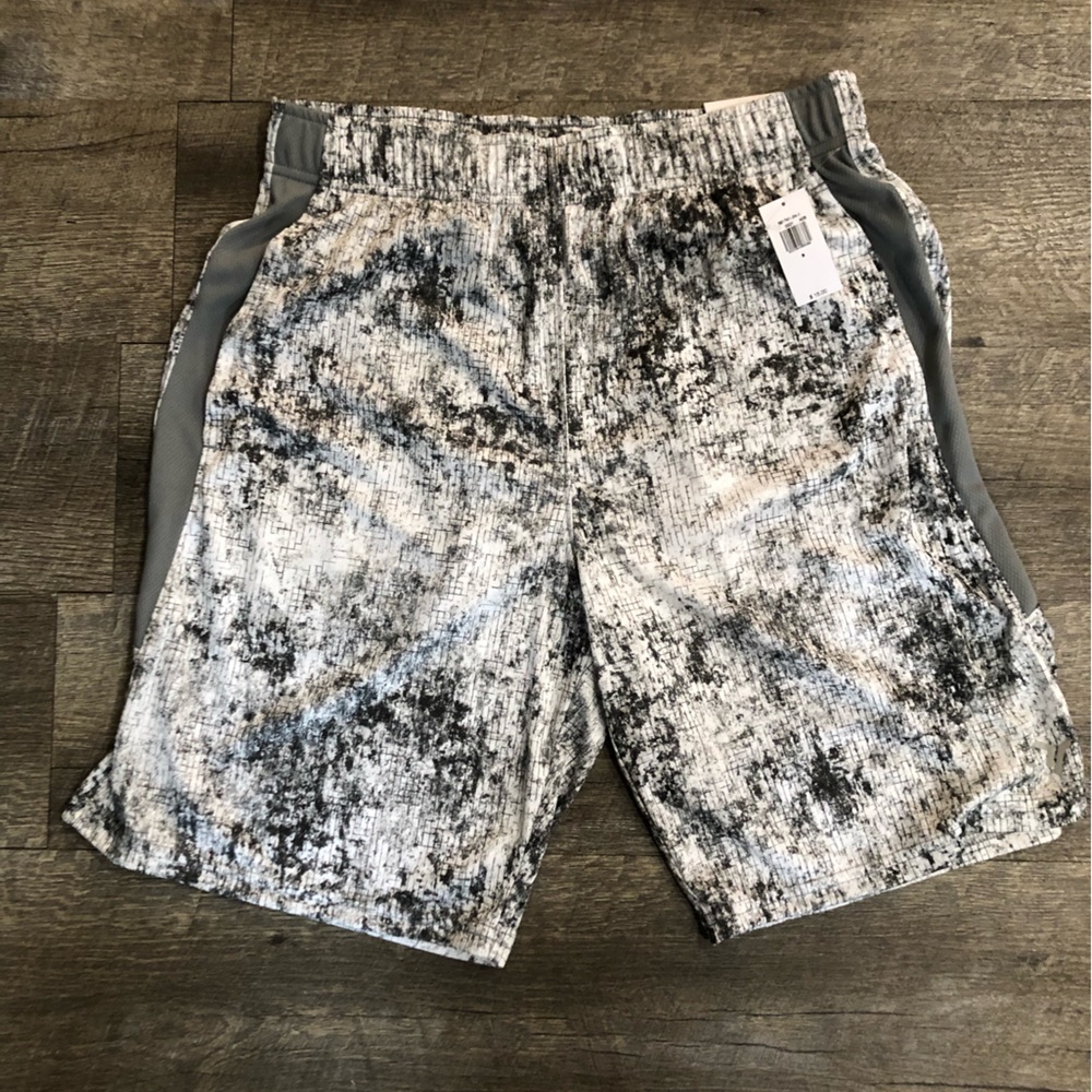 NWT Men’s Old Navy Go-dry shorts